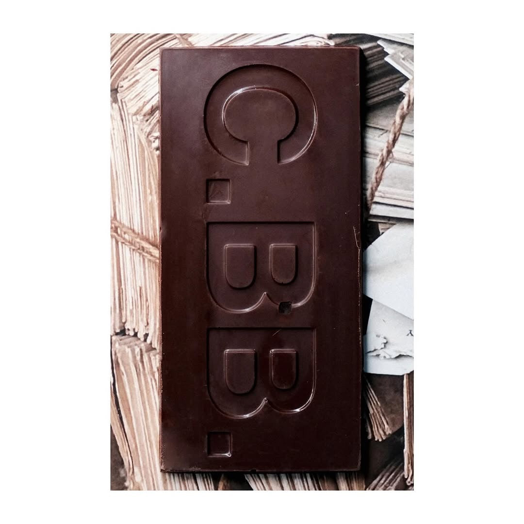 CACAO NIBS 74% DARK CHOCOLATE BY CASA BOSQUES