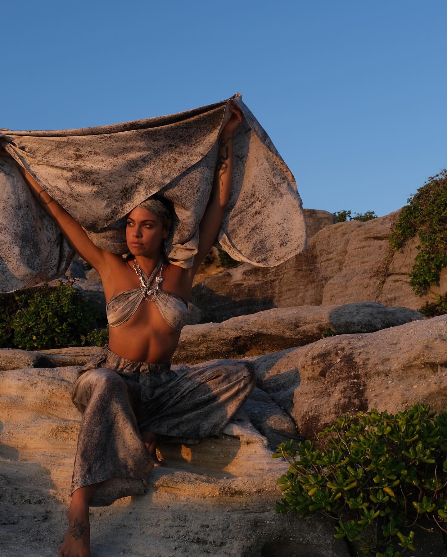 AYANA SILK PANT BY SOLTYS LABEL