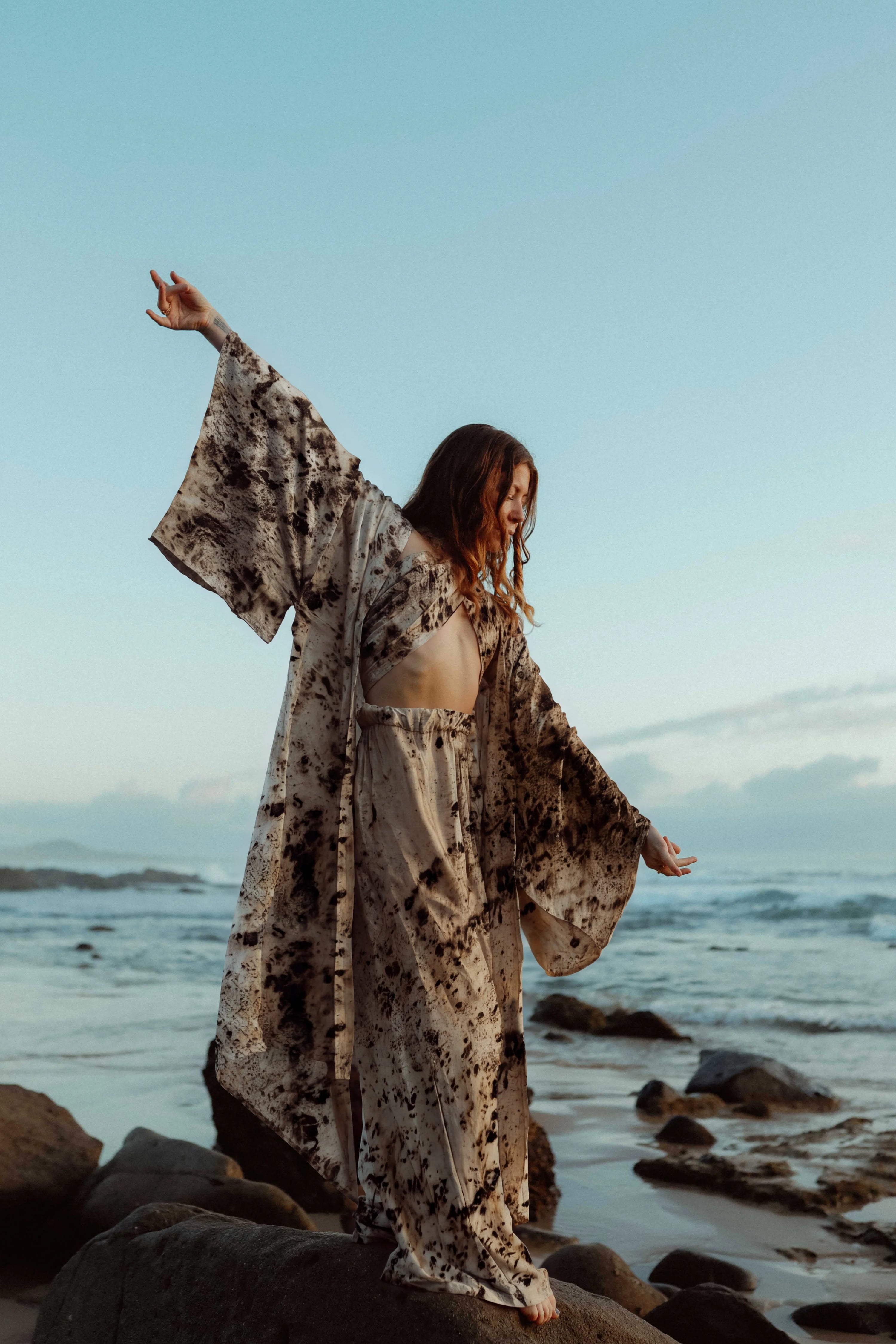 SITA SILK ROBE BY SOLTYS LABEL