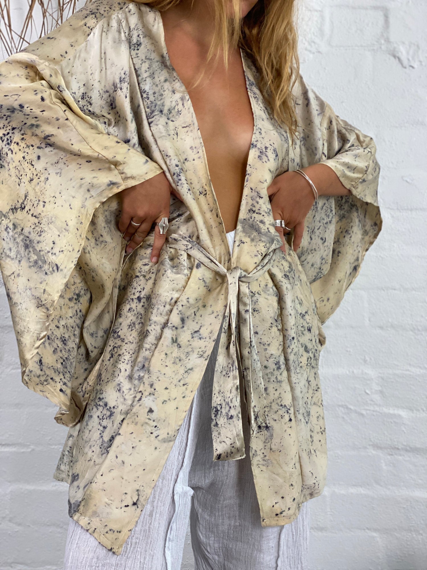 HRASITA SILK KIMONO BY SOLTYS LABEL