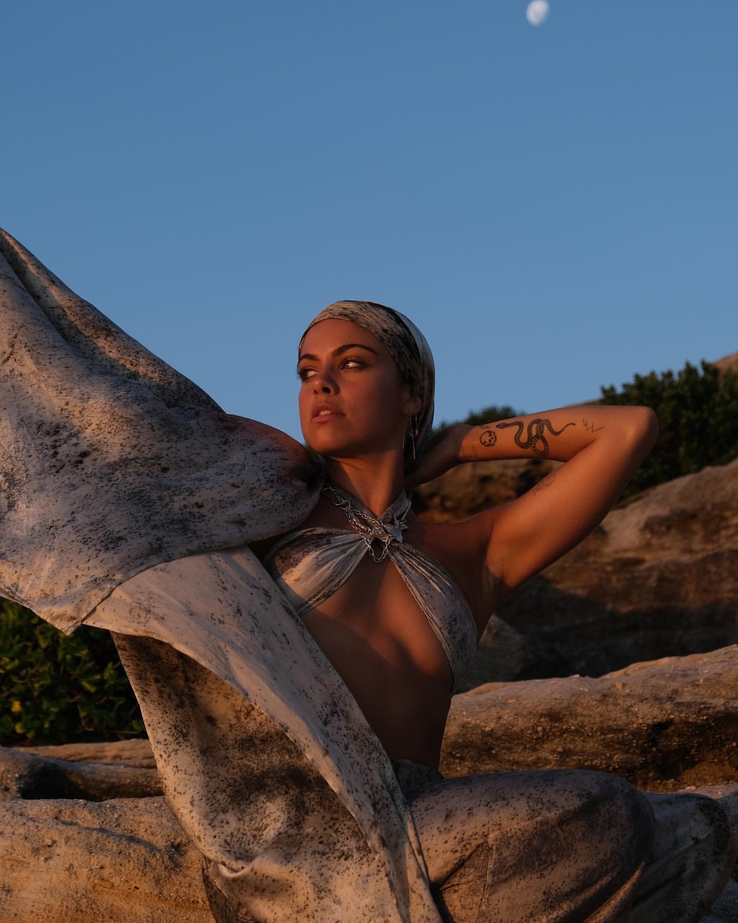 BOTANICAL SILK WRAP BY SOLTYS LABEL