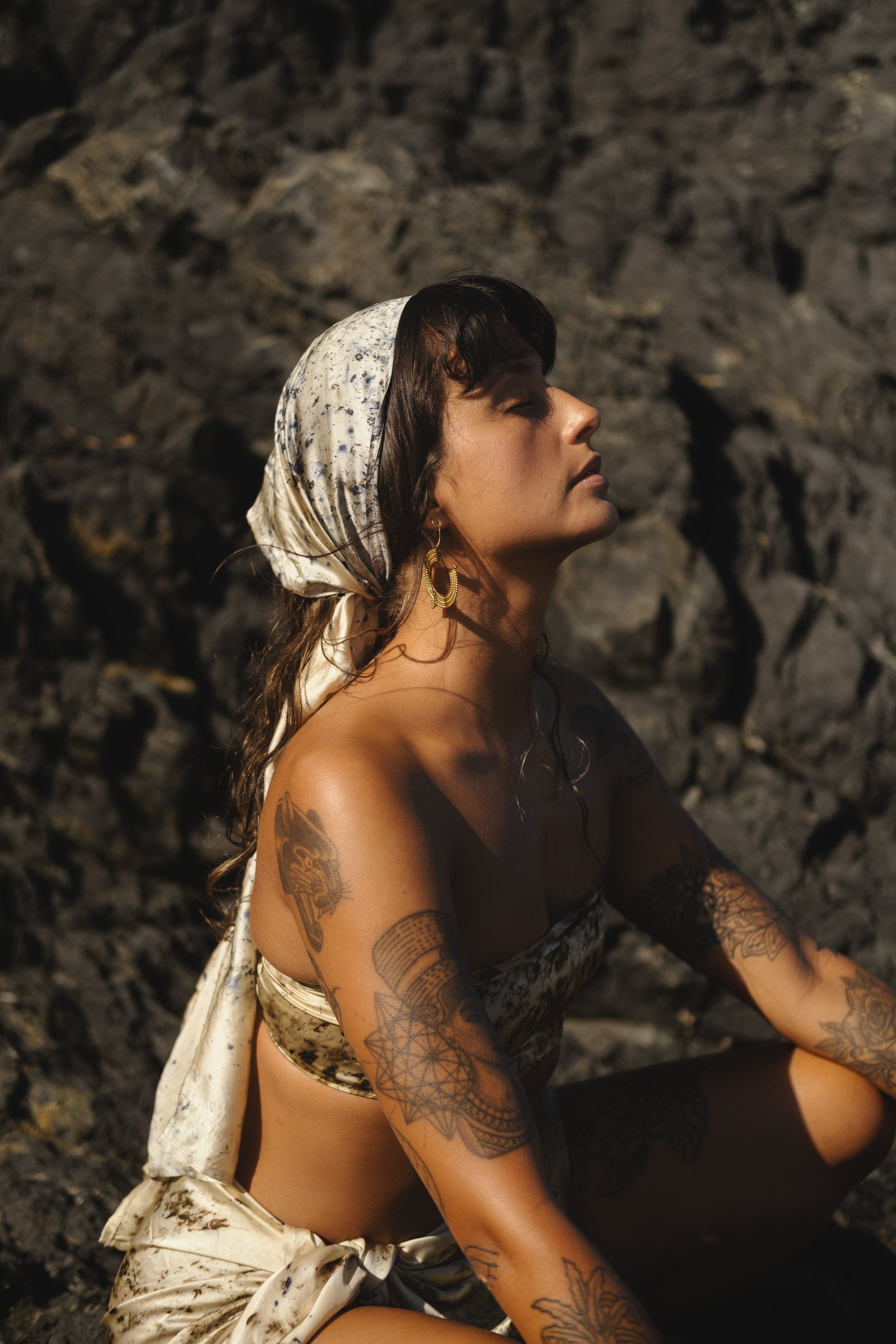 BOTANICAL SILK WRAP BY SOLTYS LABEL