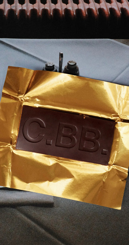CRUNCHY PEANUTS + VANILLA CREME 74% DARK CHOCOLATE BY CASA BOSQUES