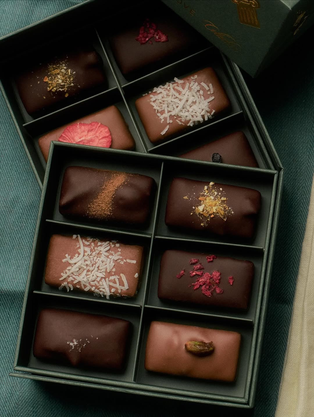 HOLIDAY COLLECTION BOX BY LOCO LOVE