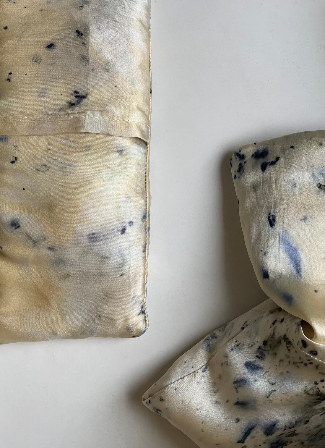 WEIGHTED EYE PILLOW BY SOLTYS LABEL